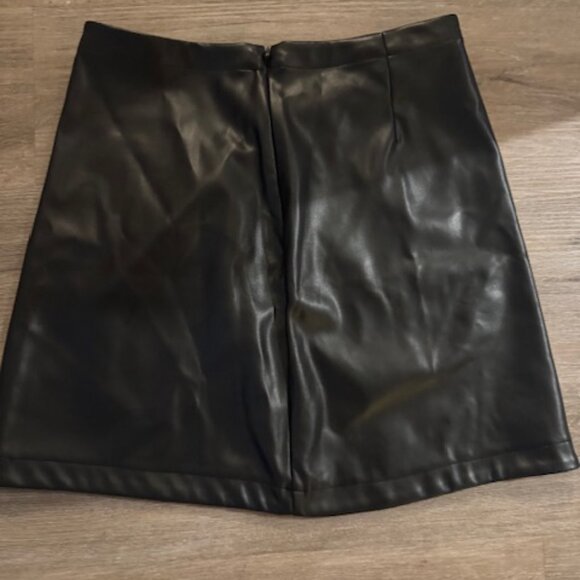 Gap Faux Leather Skirt - Picture 2 of 5